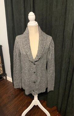 Daisy Fuentes Women’s Cardigan Sweater. New With Tags. Size M.